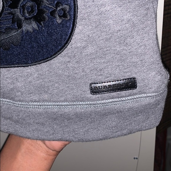 Kids Burberry sweater. Size 4Y. Only worn once. - Picture 4 of 4